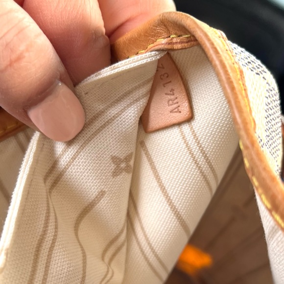 SOLD - Louis Vuitton Damier Azur Neverfull MM - Picture 7 of 16